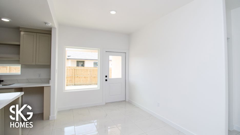 5027 Nispero Ln gallery image