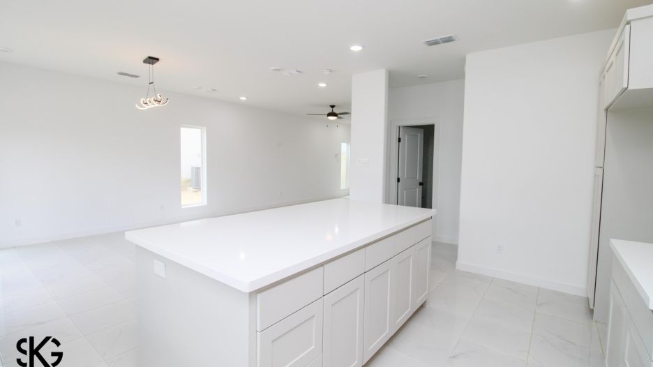 3306 Edmundo Lopez Dr gallery image