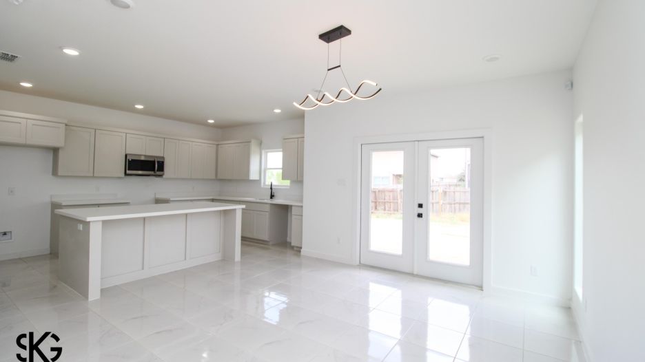 3306 Edmundo Lopez Dr gallery image