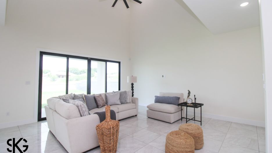 3812 Sun Valley Dr. gallery image
