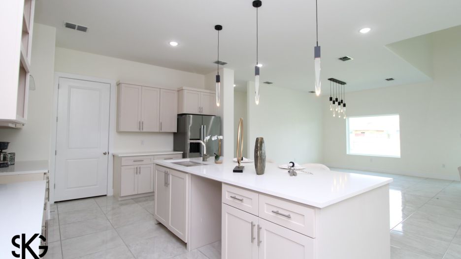 3812 Sun Valley Dr. gallery image