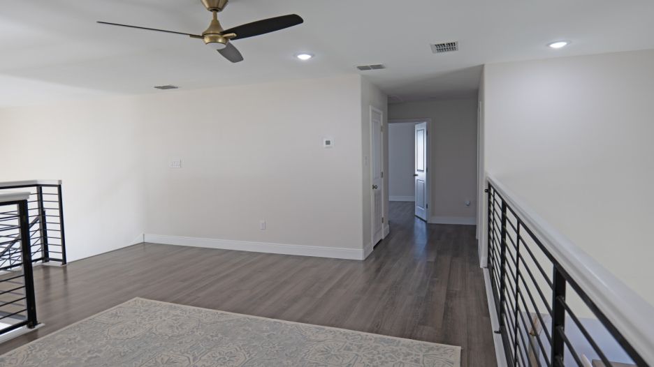 3926 Sun Valley Dr gallery image