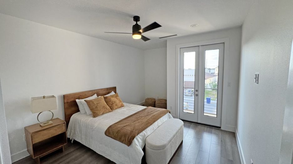 4013 Sun Valley Dr. gallery image